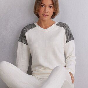 Intimissimi “Royal Elegance” V-neck sweater (Size S, NWT)
